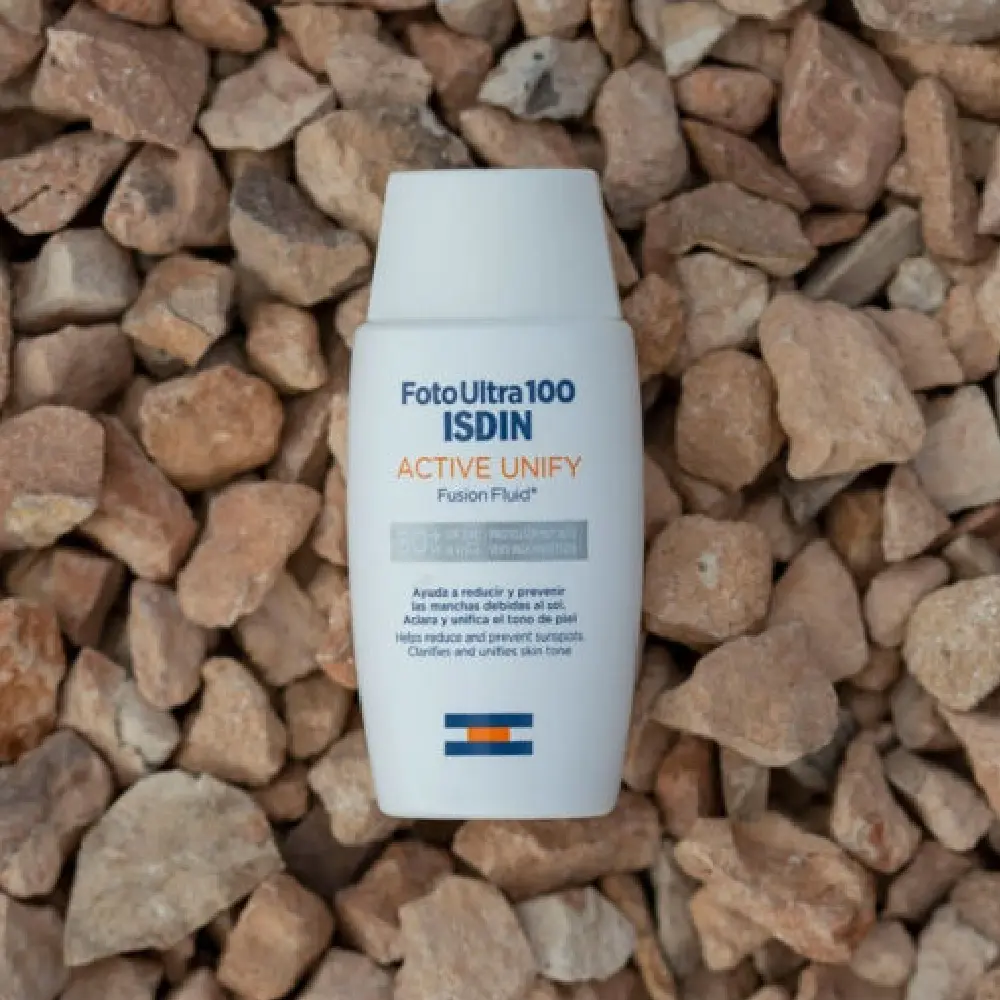 ISDIN Fotoultra 100 Active Unify, obarvan fluid za zaščito pred soncem - ZF 50+ (50 ml)